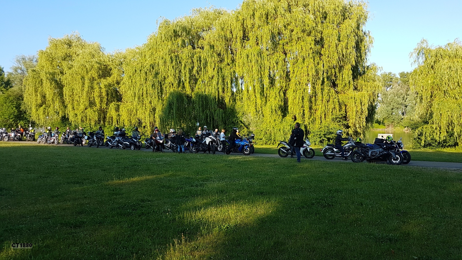 Kolping-Bikes auf dem Gondelplatz am Roxheimer Altrhein