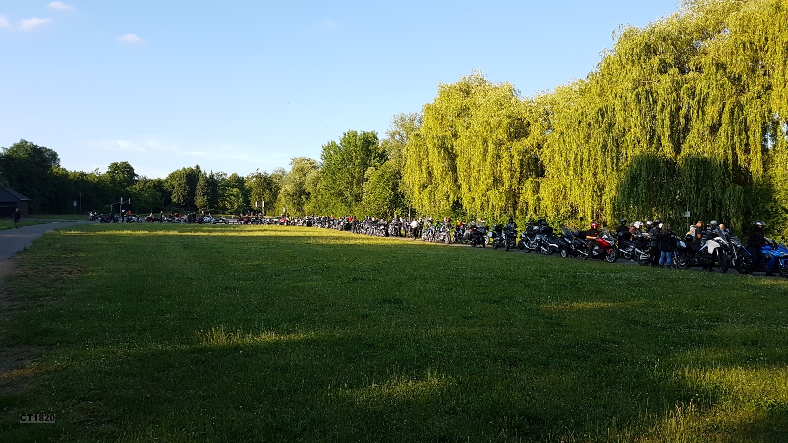 Kolping-Bikes auf dem Gondelplatz am Roxheimer Altrhein