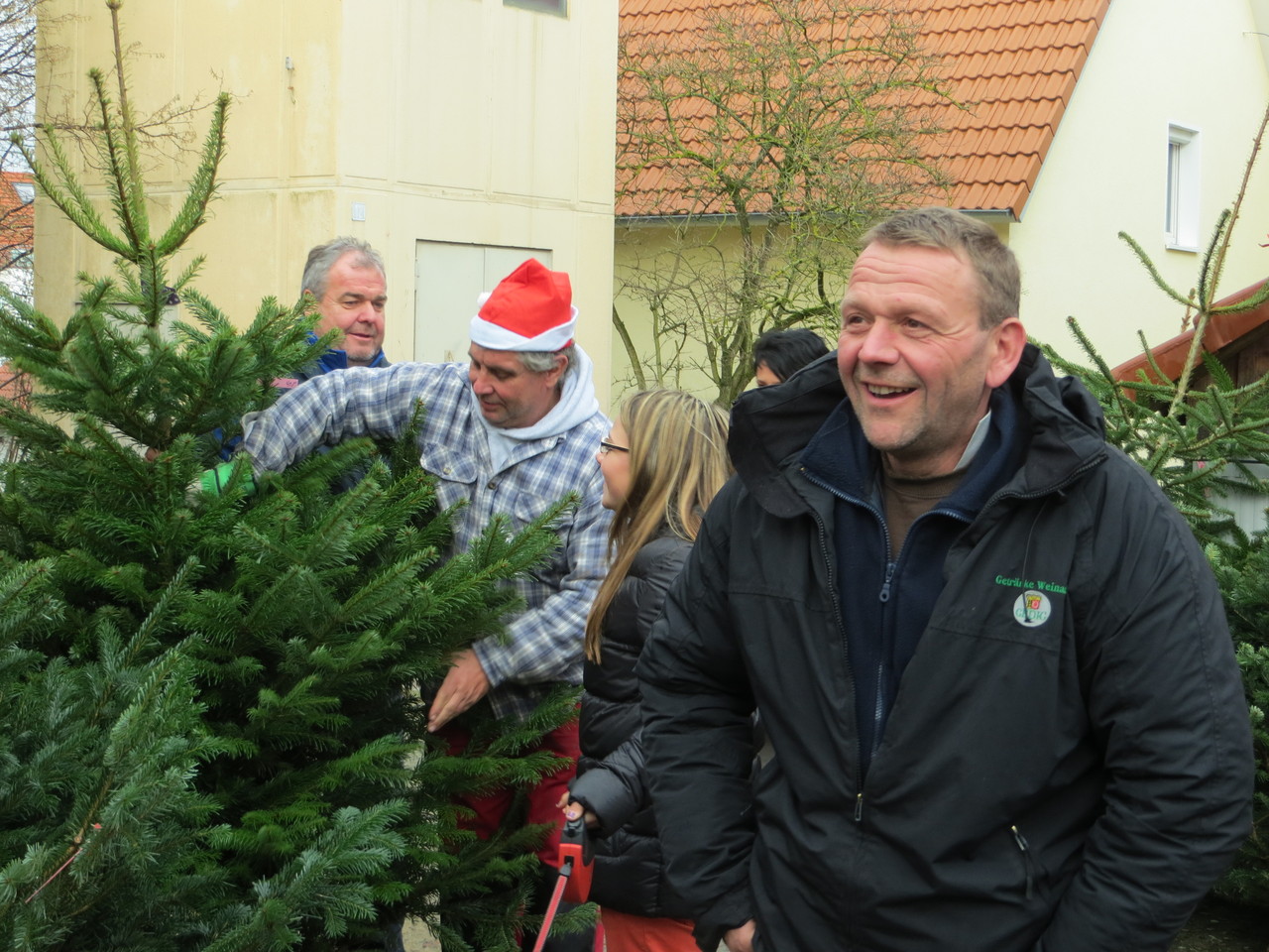 MGV verkaufte die schönsten Weihnachtsbäume in Breuningsweiler