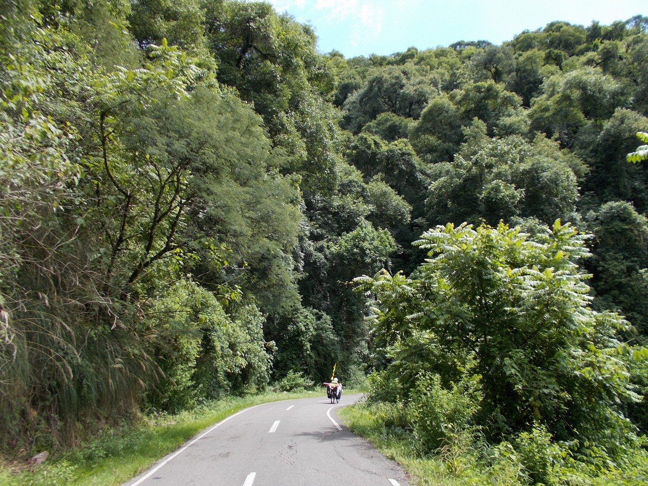 la route de la corniche del Caldera