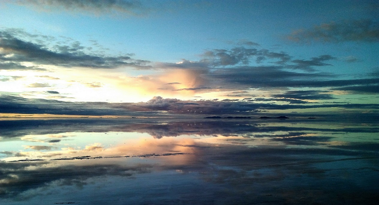 lever de soleil sur le salar d'Uyuni