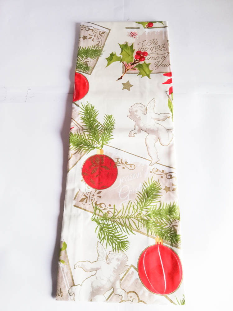 Tovaglia natalizia da 12 posti 140x240 cm. Dis. Palline di Natale. D112