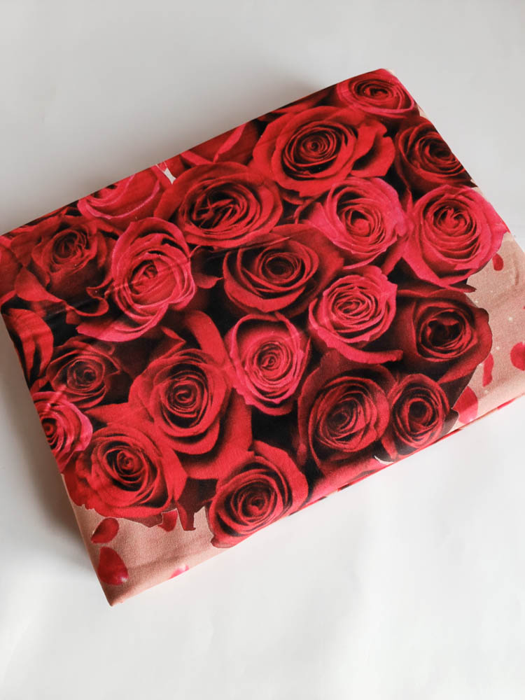Completo lenzuola due piazze matrimoniale in flanella con stampa digitale 3D. Dis. Rose rosse. A455