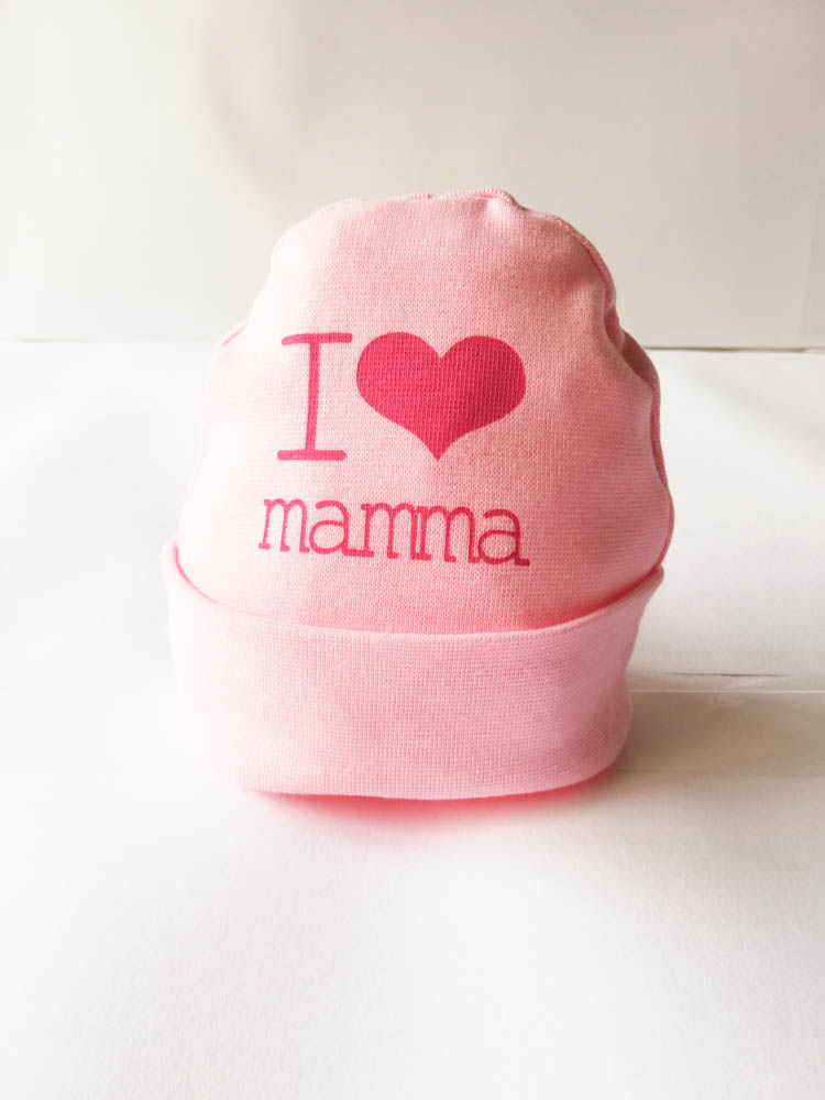 Cappellino neonato in cotone elasticizzato con scritta I ❤️ Mamma. Col.Rosa. C066