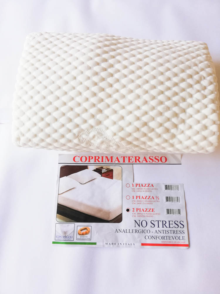 Coprimaterasso in spugna jacquard per letto matrimoniale effetto massaggiante. B895