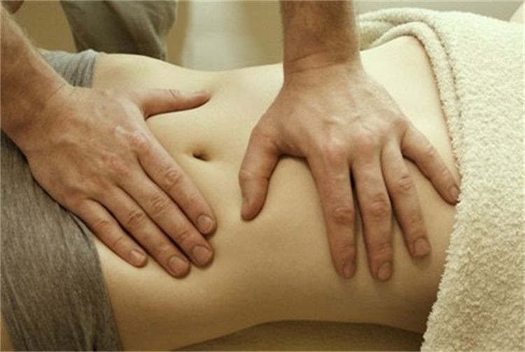 Massage Chi Nei Tsang dérivé du Qi-Gong, propose par Pierre Villette enseignant Qi-Gong et Praticien Chi Nei Tsang