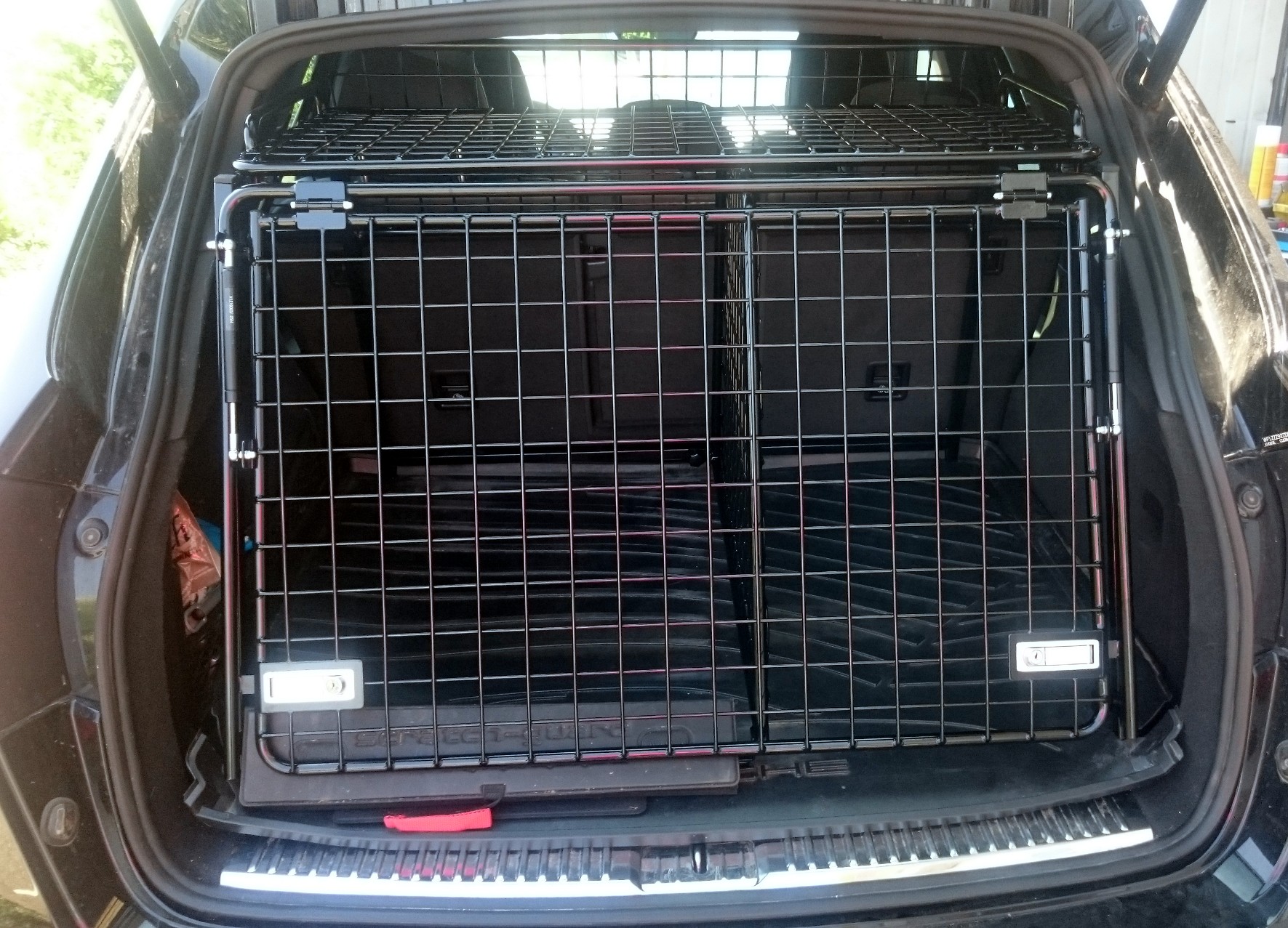 Porsche Cayenne hundetrenngitter.at