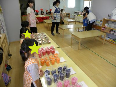 焼きそば屋さん・ジュース屋さん