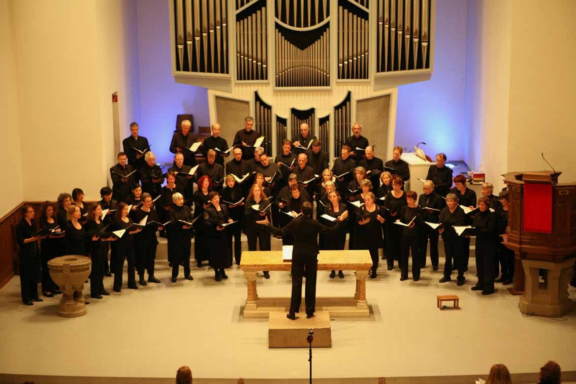 Das Bonner Vokalensemble mit Ehemaligen und Freunden. Foto: Hai Cheng, Bonn