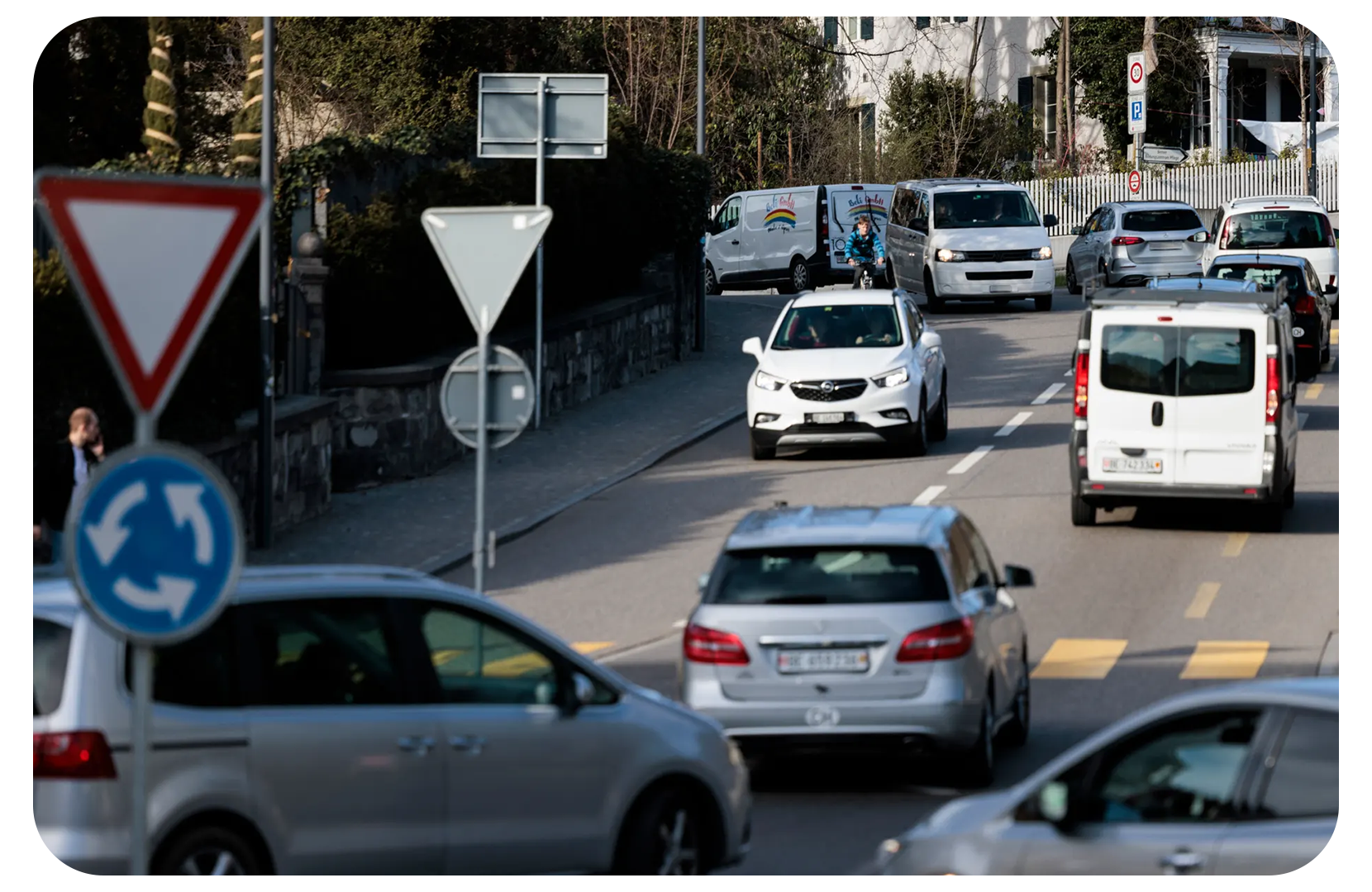 Das rechte Thunerseeufer bleibt ein Stau-Hotspot