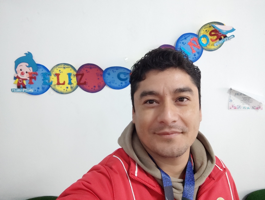 Profr. Martín Honorato (Educación Física y Tecnología)