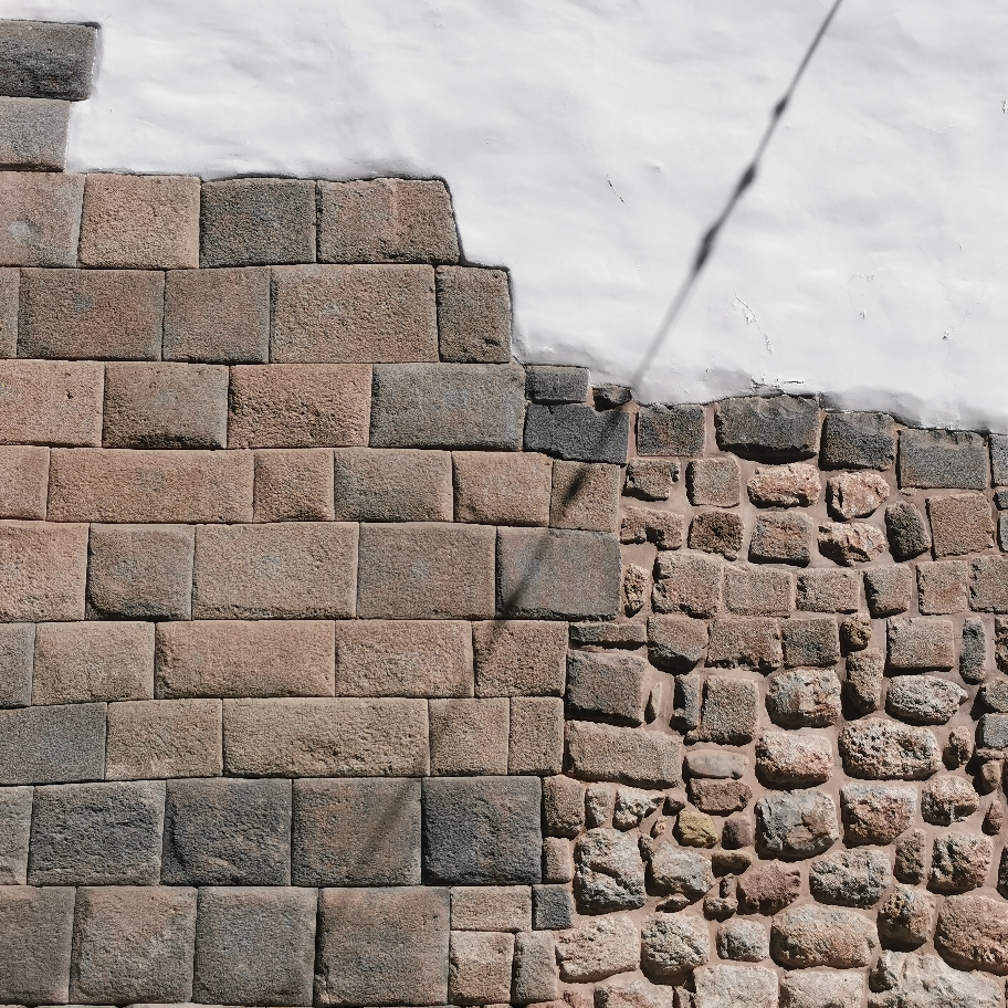 Mauerbau: Inka links, Spanier rechts