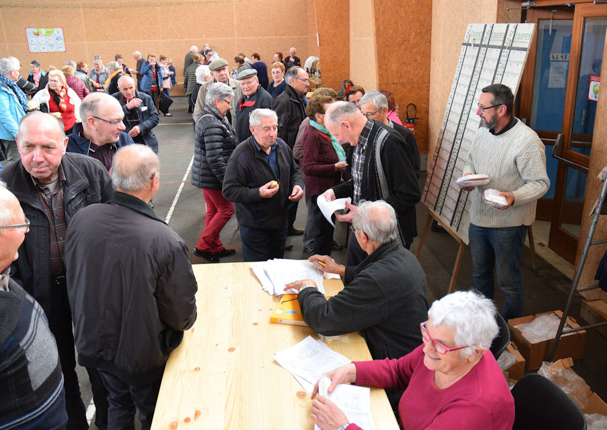 et après la 4ème, la distribution des lots