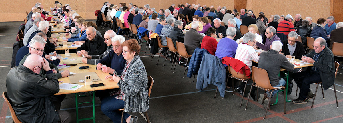 Soixante six équipes dans la salle des sports de Brielles