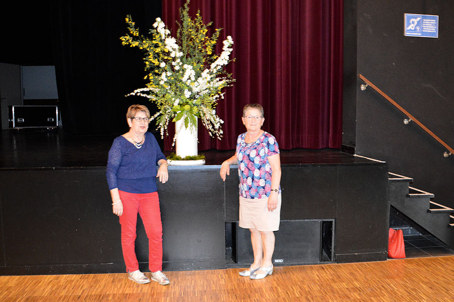 Merci à Madeleine Lamy et Yvette Chatelais pour la décoration florale
