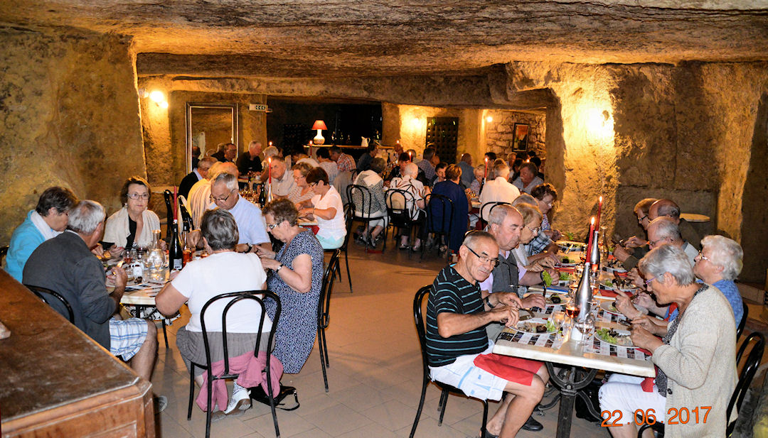 Le déjeuner à la cave aux Moines