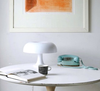 https://www.nedgis.com/products/lampe-a-poser-nesso-blanc-o54cm-h34cm-artemide