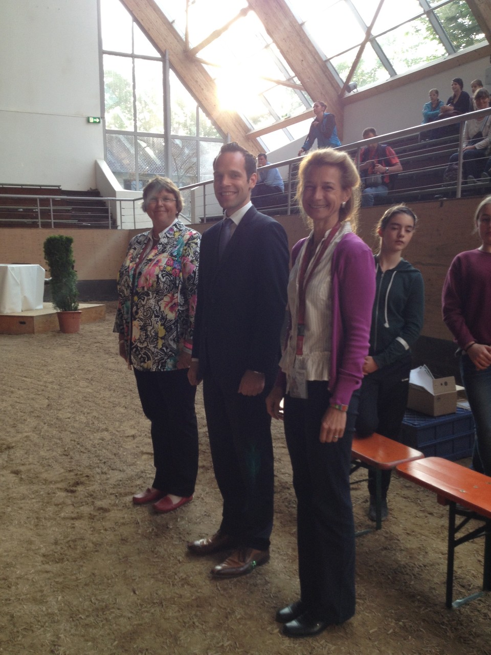 Konnten auch nach zehn Stunden noch strahlen  - das Richterteam mit Evelyn Wasmer, Dennis Ahrens und Ute Ganzer