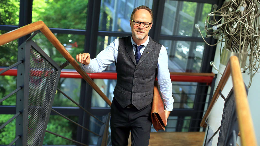 Peter Kuhn - Weiler Artists Management Berlin