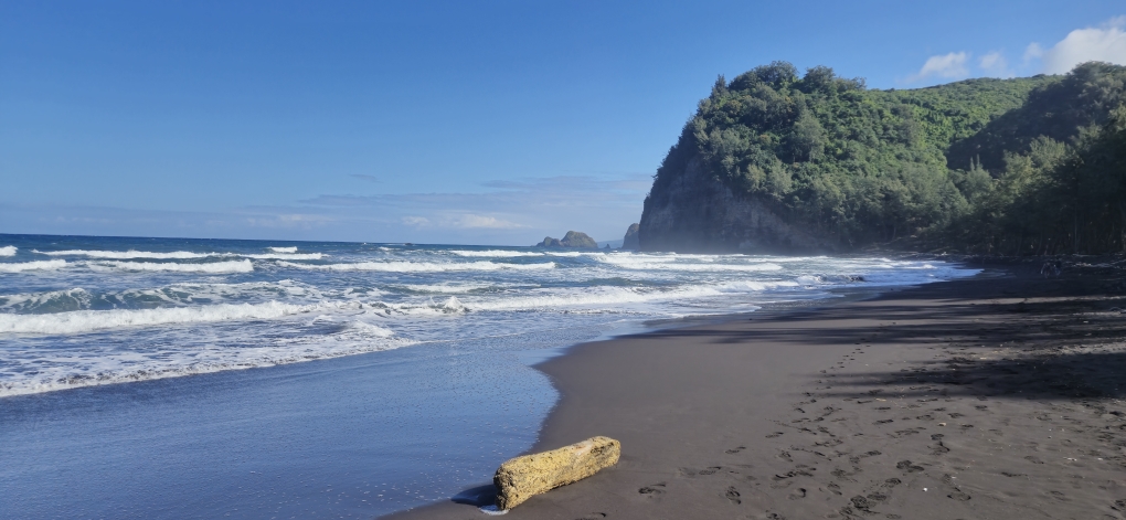 📍Pololu Valley