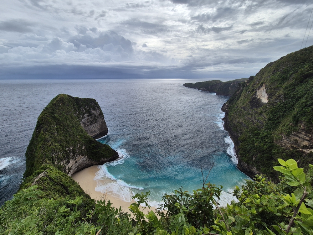 📍Kelingking Beach