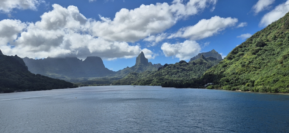 Opunohu's Bay vom Schiff