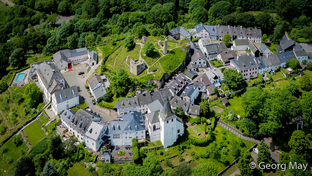 Kronenburg - ein Juwel der Südeifel mit historischem Burgbering