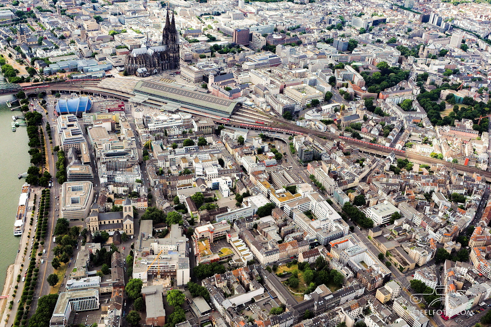 Köln - Domstadt am Rhein. Kunibertsviertel und Eigelstein