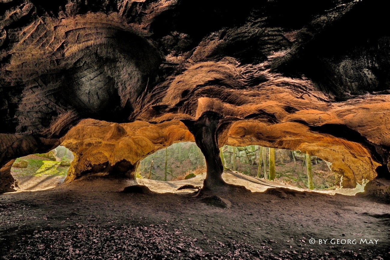 Die Säulen der Erde - Höhlenwelt in der luxemburgischen Schweiz