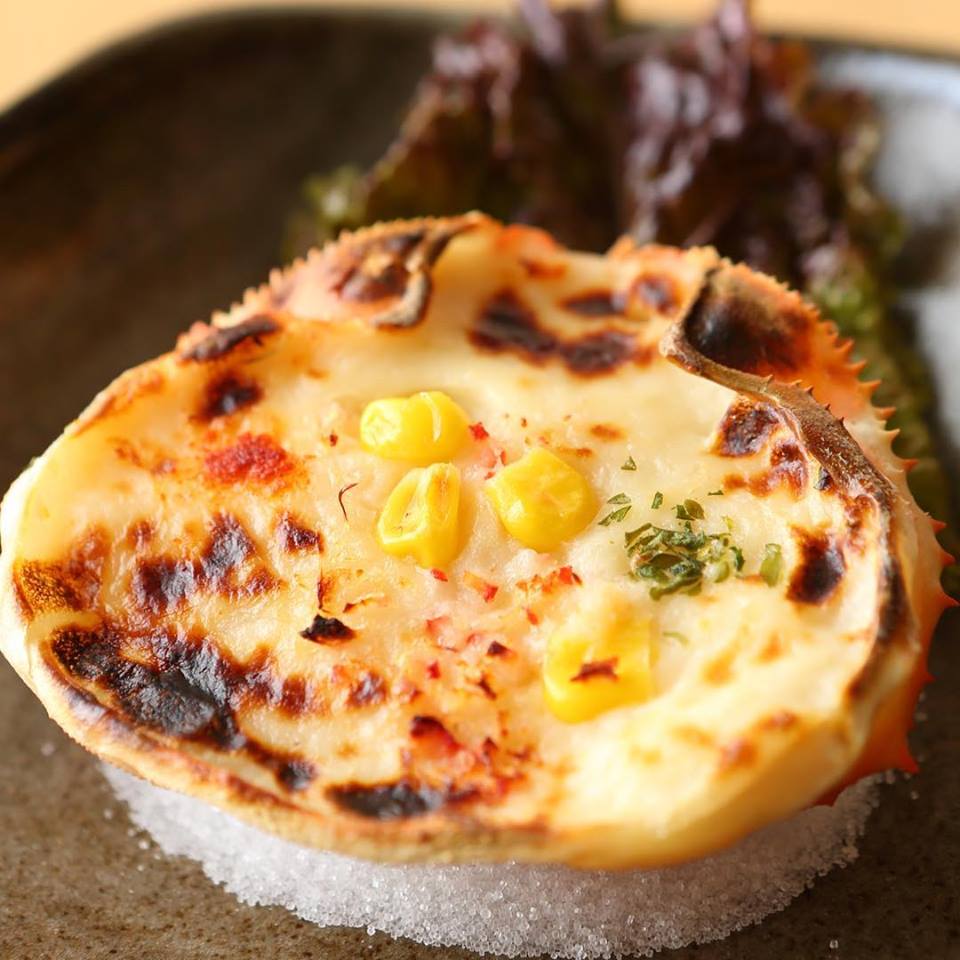 鳥益で食べるべき一品 カニグラタン 新小岩で創業昭和34年 安い 美味い が自慢の下町 葛飾区の老舗 焼き鳥 居酒屋 鳥益 新小岩