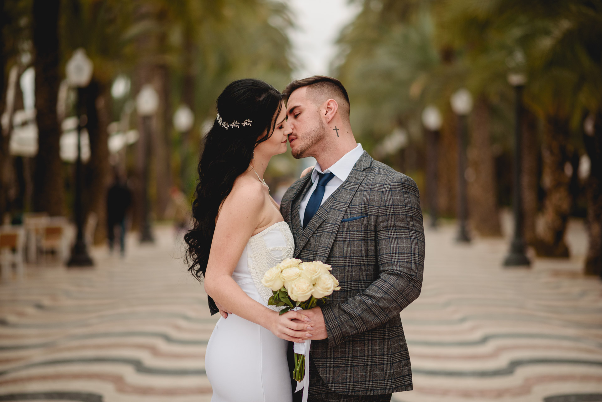 Fotografía de bodas en el ayuntamiento de Alicante con Anastasia y David | Fotógrafo en Alicante