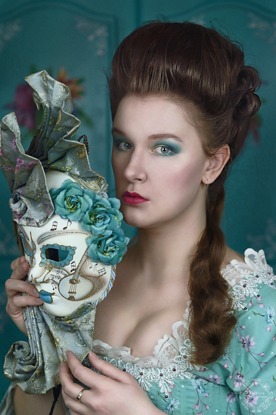 Selbstportrait. Komplettes Kostüm & Styling von mir