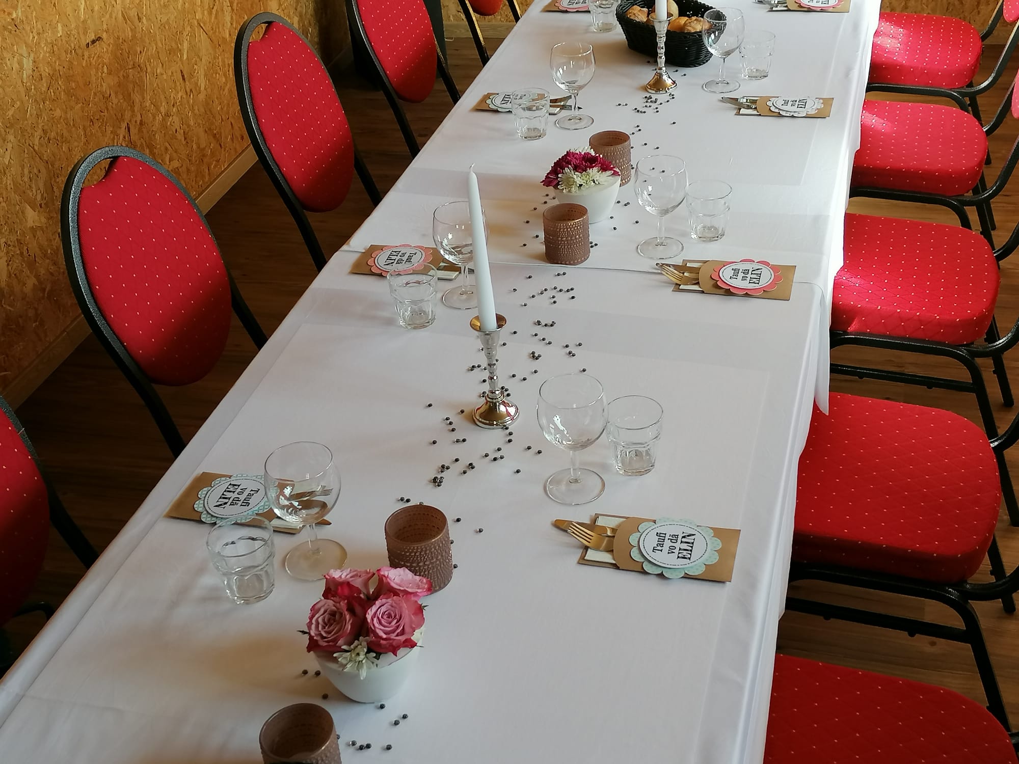 Gedeckter Tisch