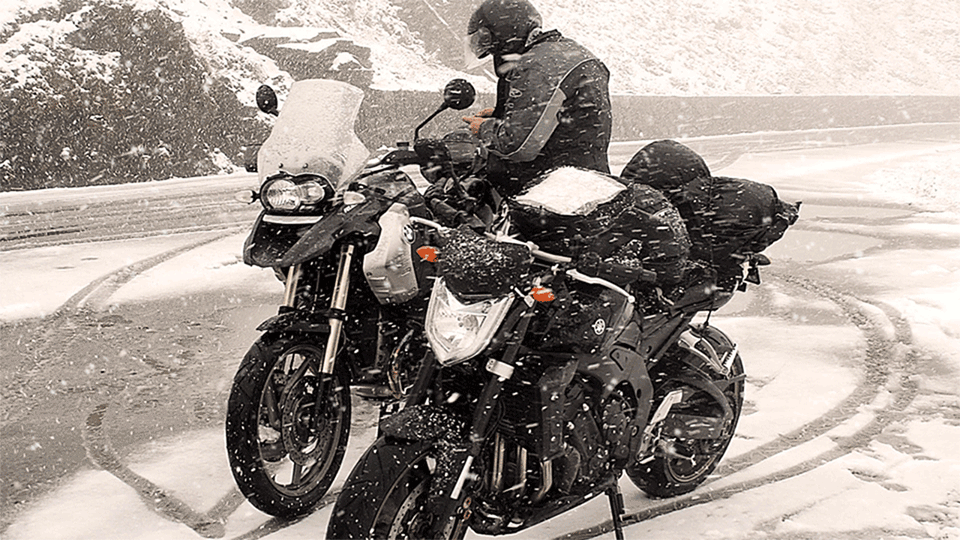 Strassenzustand und Wintersperren von Alpenpässen auf Pässe.Info