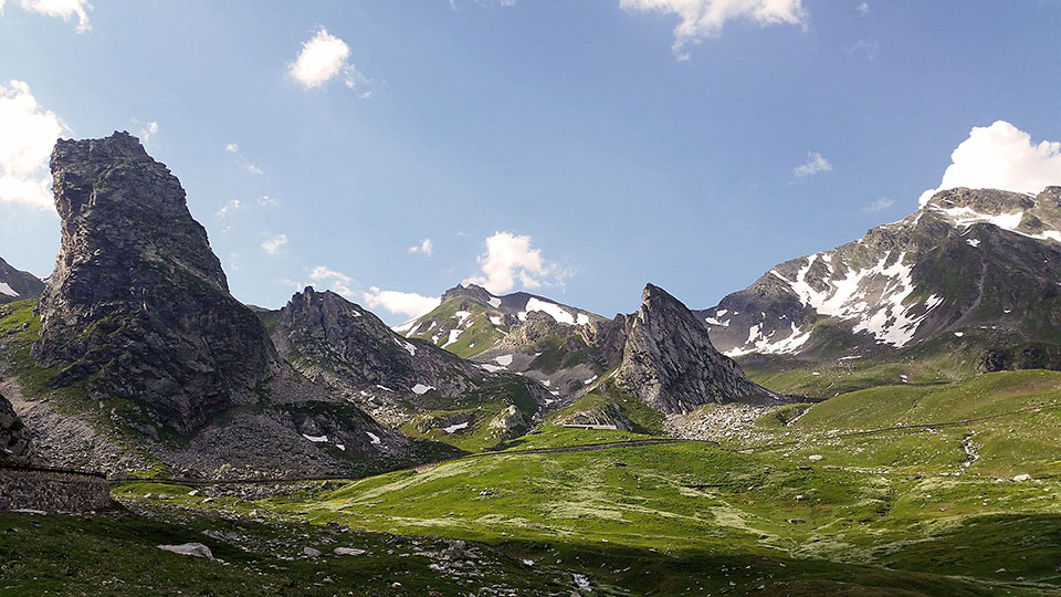 Grosser Sankt Bernhard und weitere Pässe-Infos zu Alpenpässen auf Pässe.Info