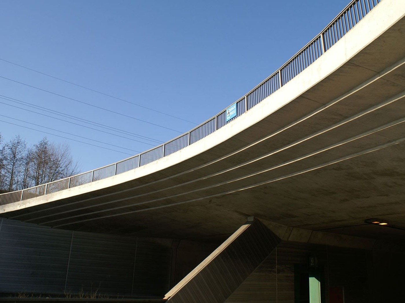 Brückengeländer an der B10 Göppingen