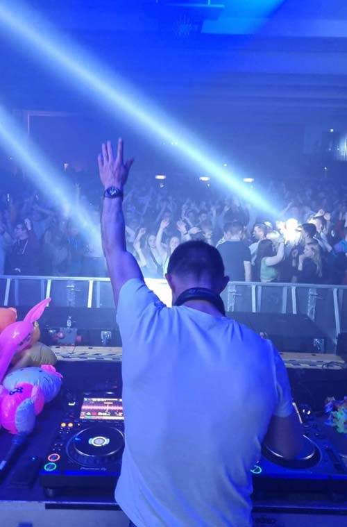 Bekannter DJ aus Dresden