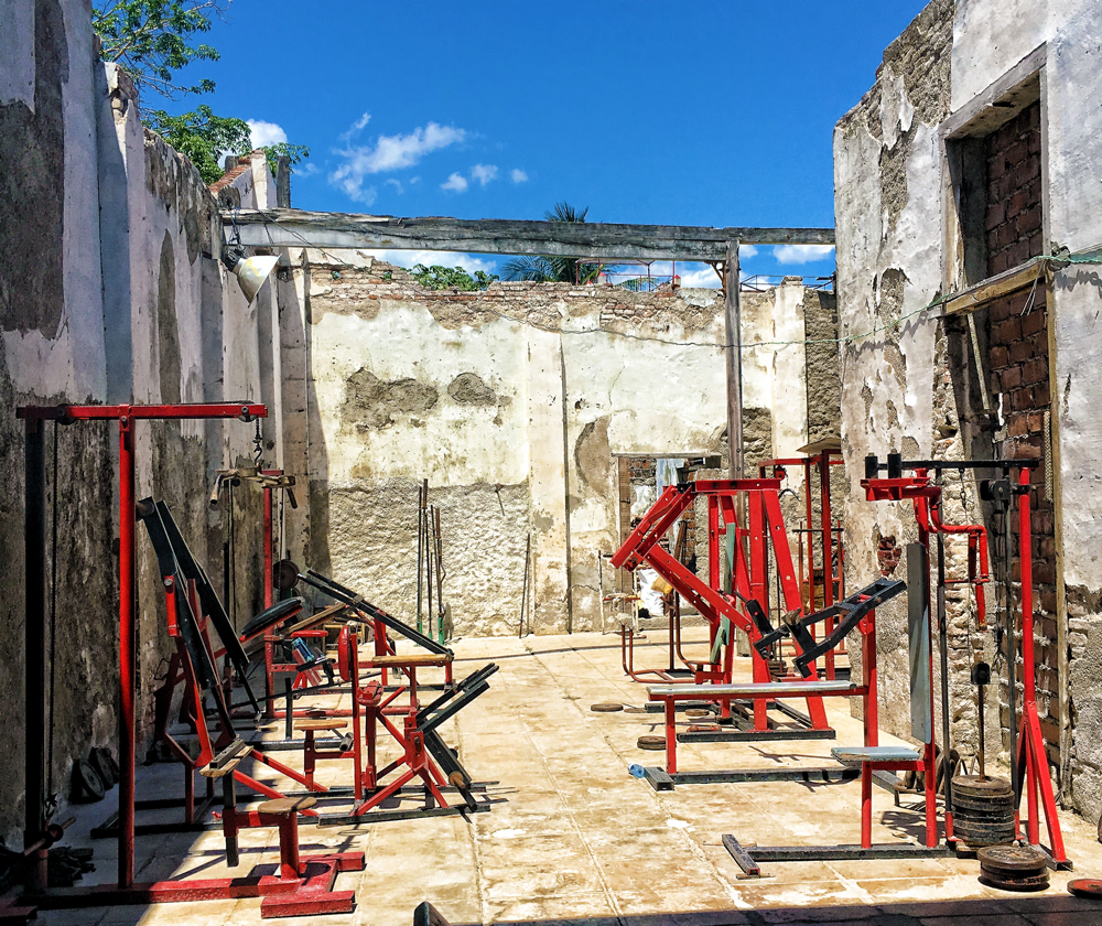 Open air Fitnessstudio - geht mal was kaputt hilft Pappe und Tape