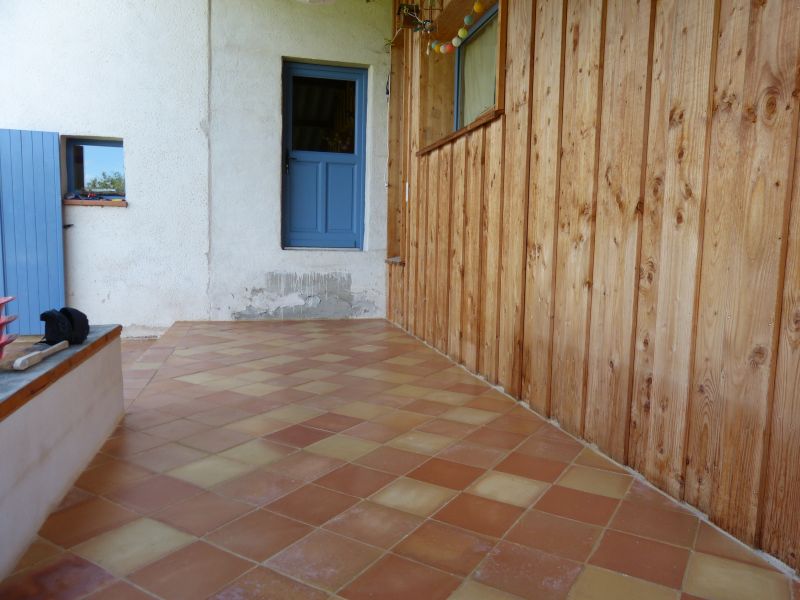 Terrasses - Pose carrelage terres cuites (briqueterie Barthe à 31 Gratens) à Graulhet (81)