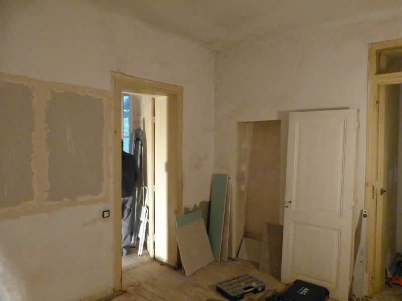 Avant Rénovation et peinture pour ce petit salon à Albi (81)