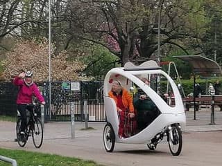 Hamburg by Rickshaw - Senioren, Jour fixe, Begleitservice, Chauffeurservice, Taxi-Service
