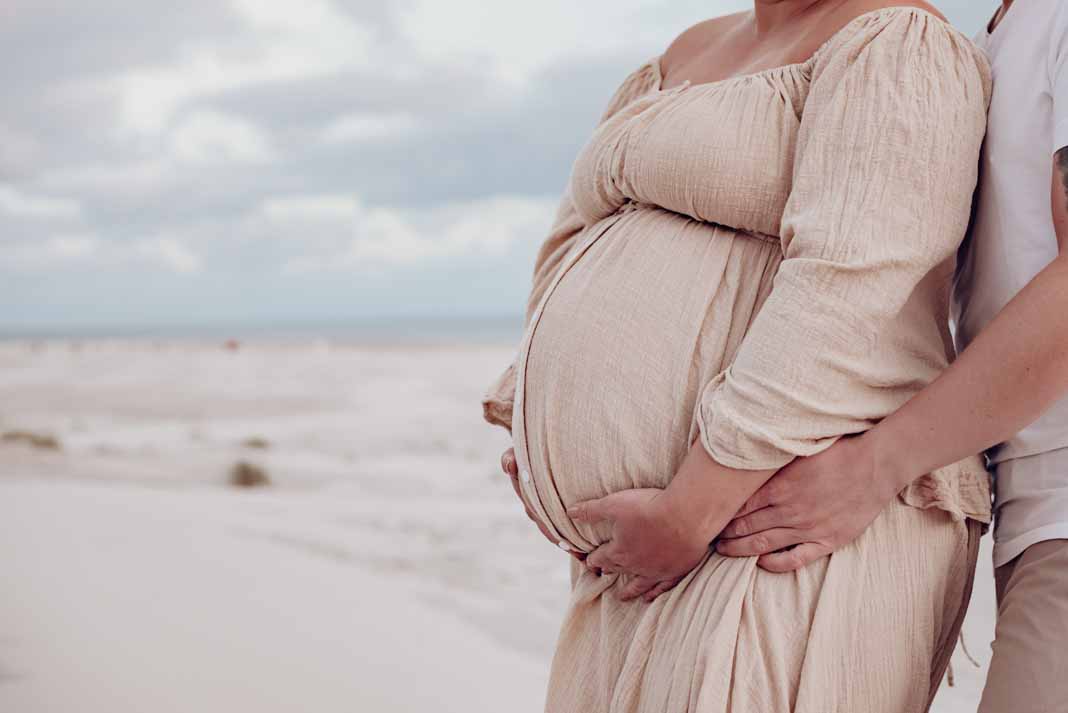 Babybauchshooting am Strand von Amrum