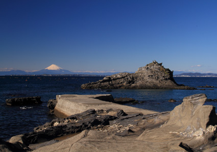ミサゴ島と富士山