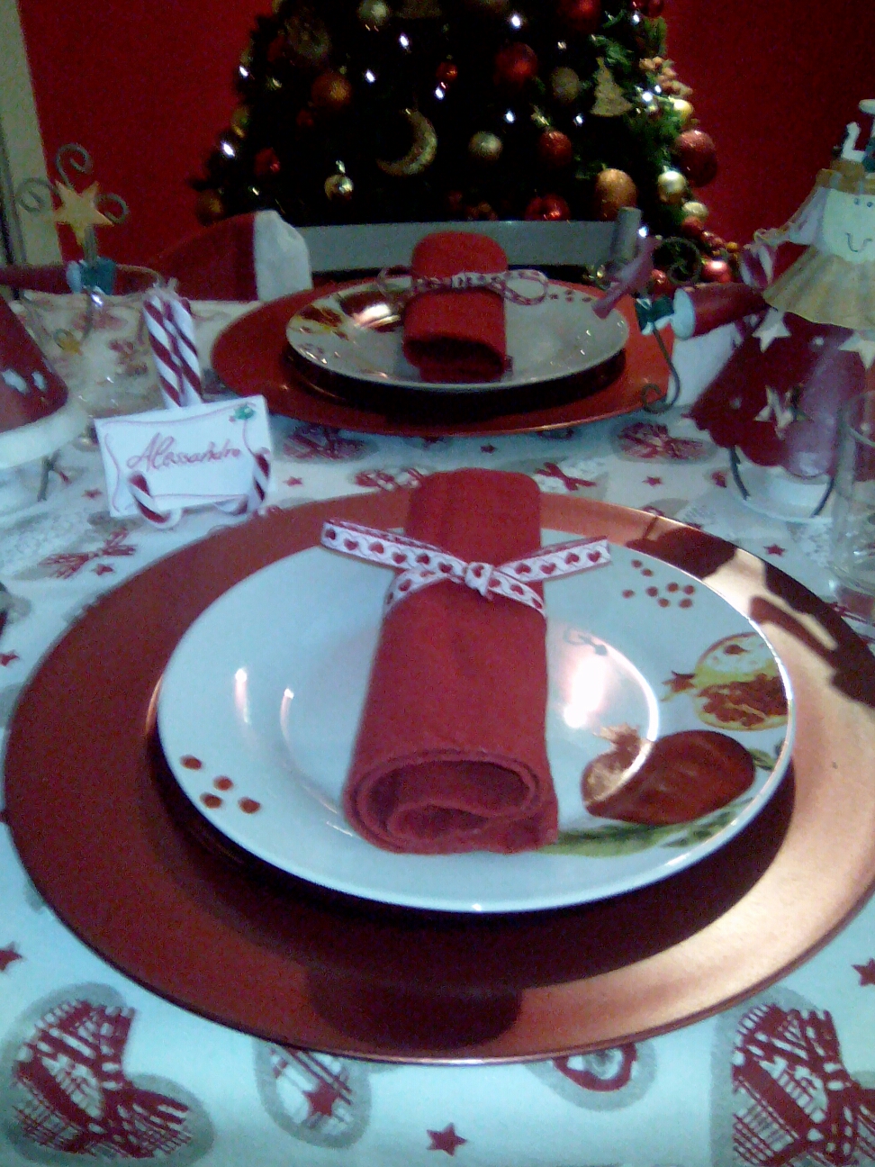 Idee per decorare la tavola a tema natalizio