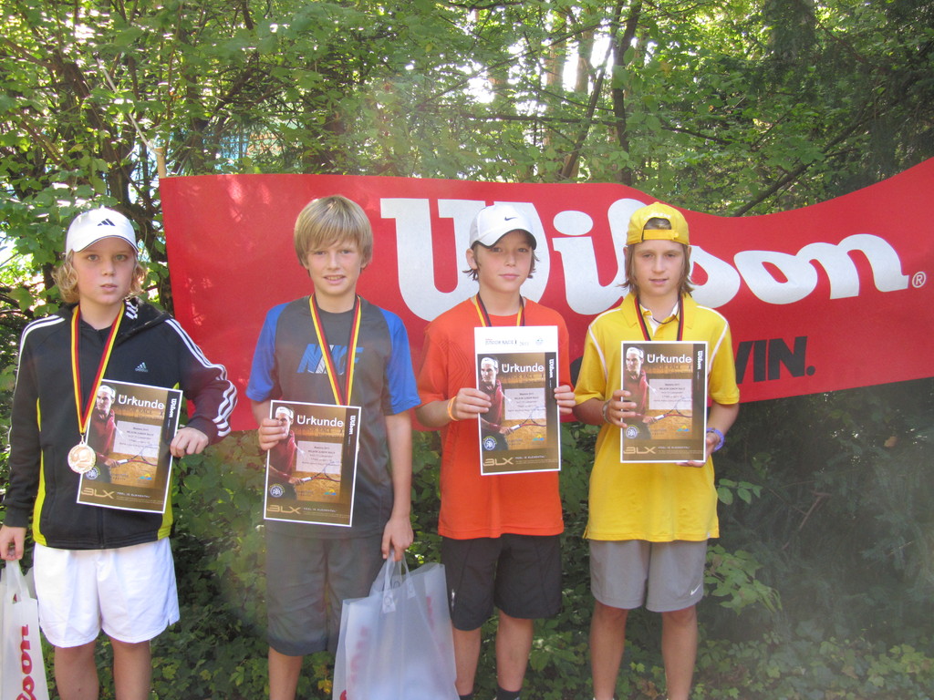 Patrick Szymczak 2. Platz U 12 re, Maxi Braag Sieger 2.v.re