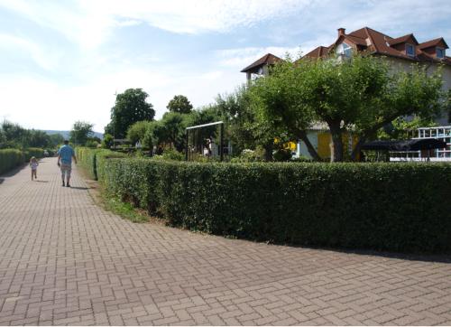 ...auf dem Weg in Richtung Spielplatz