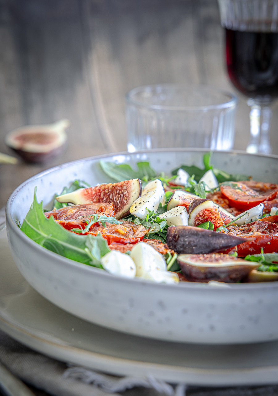 Rucola-Salat mit Feigen und Mozzarella