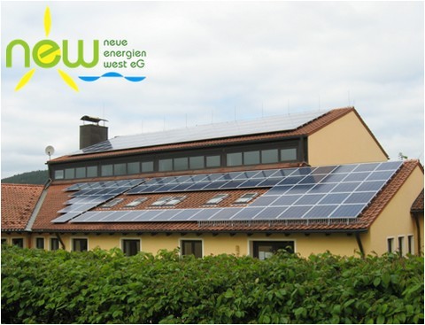 Photovoltaikanlage der NEW eG auf der Mehrzweckhalle der Gemeinde Schwarzenbach