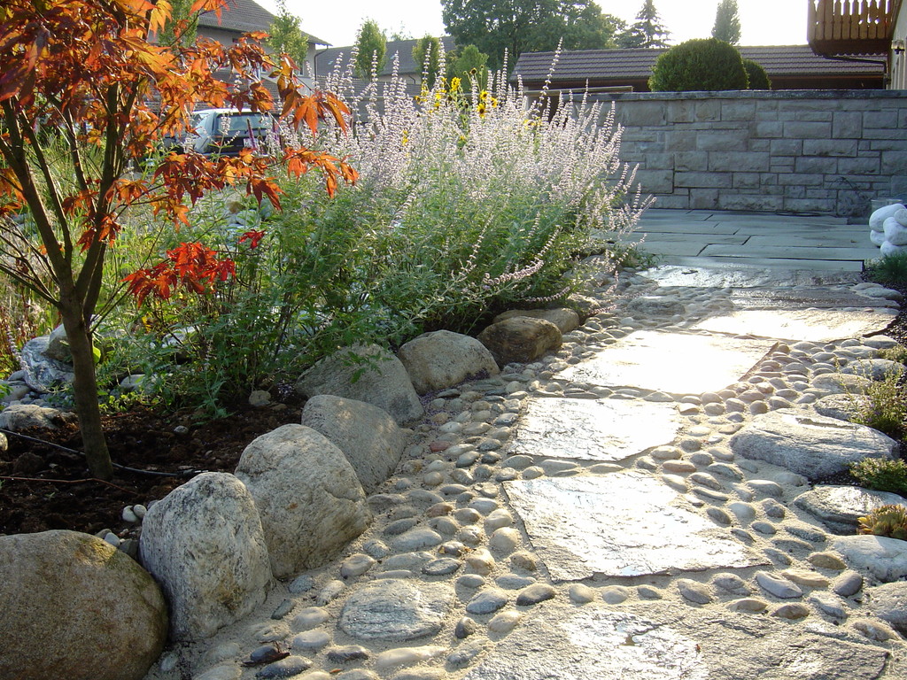 Eberhard_Gartenbau_Kloten, Natursteinweg, Tessiner Granit