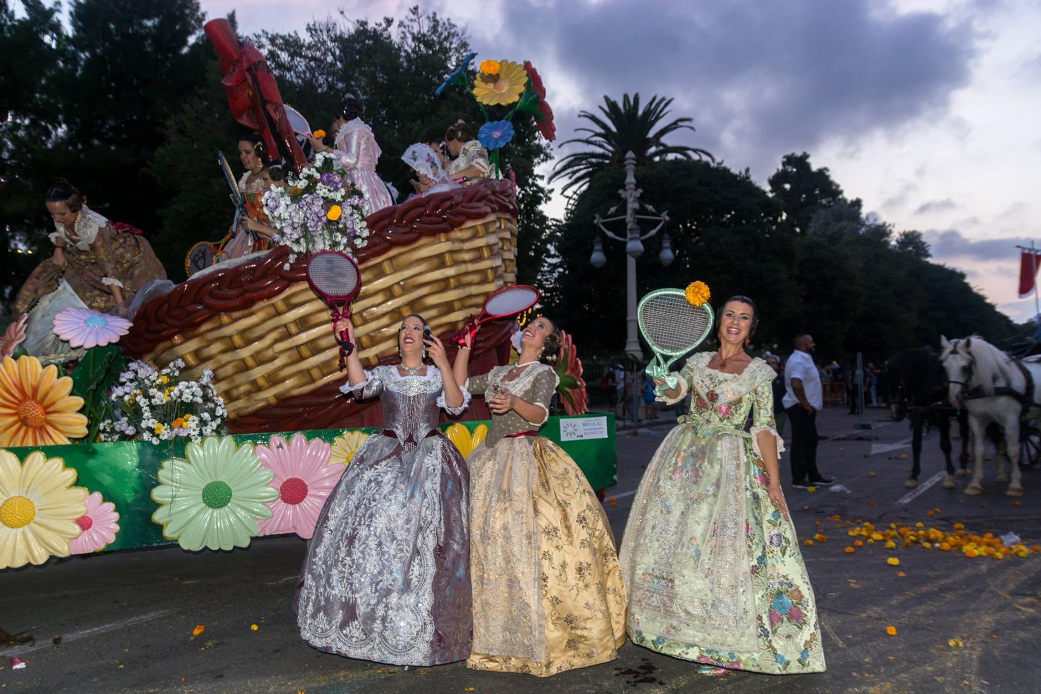 Les tres preseleccionades del sector d'Olivereta en la Batalla de Flores (Foto de Manuel González Balolo)